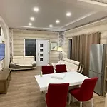 Luce Mit Pool Appartamento *