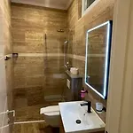 Appartamento Luce Mit Pool