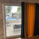Luce Mit Pool Appartamento Makarska