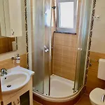 Luce Mit Pool Makarska