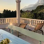 Luce Mit Pool Makarska
