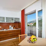 Luce Mit Pool Appartamento *