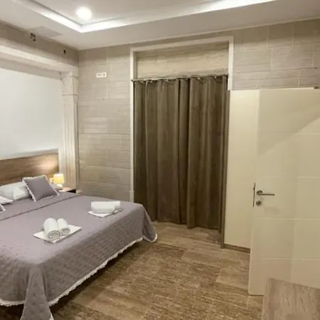 Appartement Luce Mit Pool Makarska