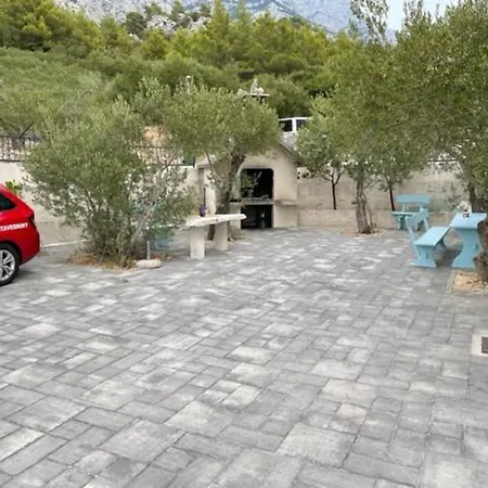 Luce Mit Pool شقة