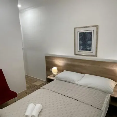 Appartement Luce Mit Pool Makarska