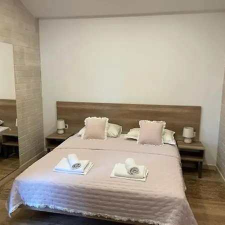 Luce Mit Pool Appartement