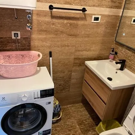Luce Mit Pool Apartment Makarska