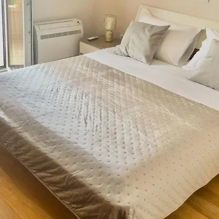 Luce Mit Pool Appartement Makarska