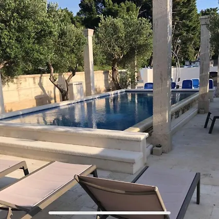 Luce Mit Pool Appartement