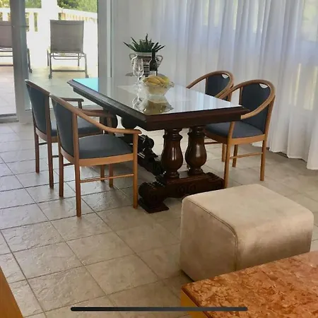 Appartement Luce Mit Pool