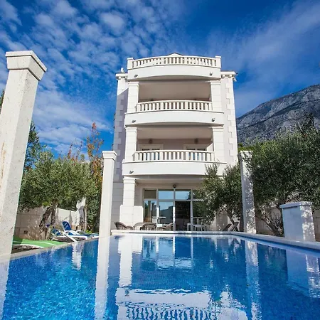 Appartement Luce Mit Pool Makarska
