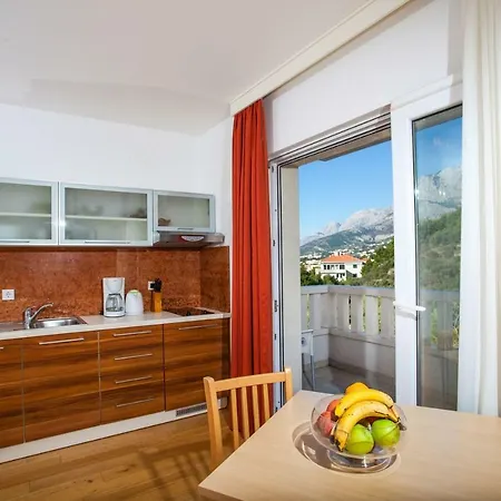 Luce Mit Pool Appartement *