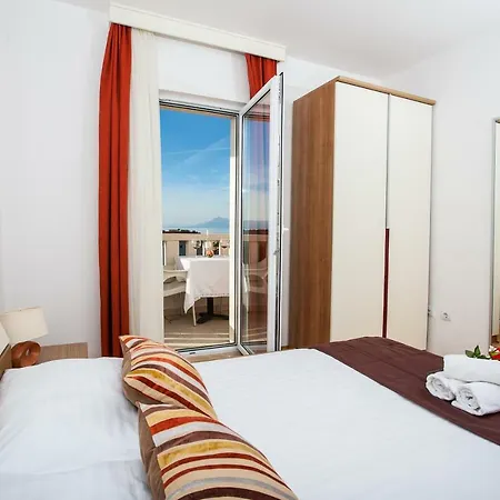 Luce Mit Pool شقة *