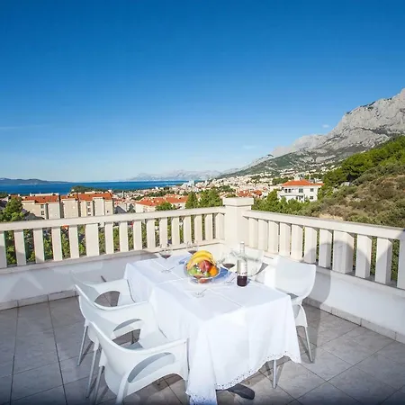 Luce Mit Pool Appartement Makarska