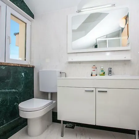 Appartement Luce Mit Pool