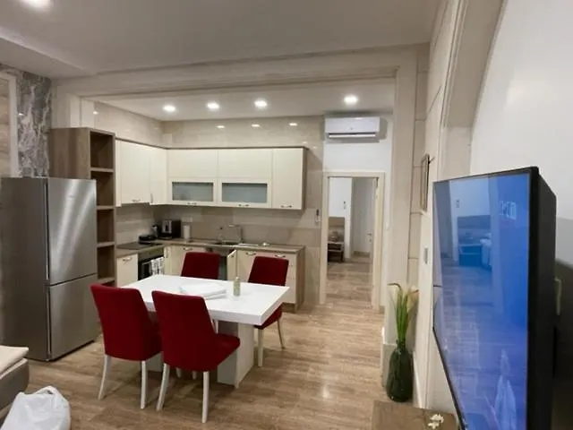 Luce Mit Pool Makarska