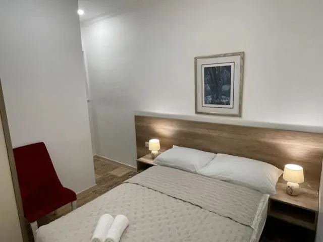 Appartement Luce Mit Pool Makarska