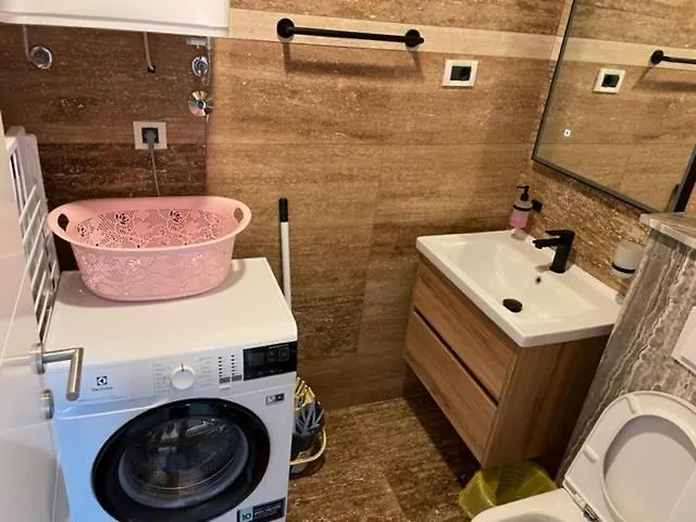 Luce Mit Pool Appartement Makarska