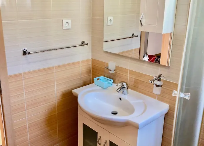 Appartement Luce Mit Pool