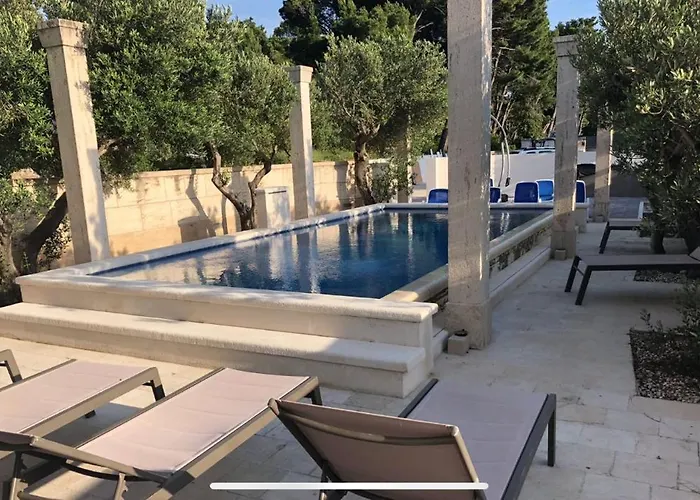 Luce Mit Pool Appartement