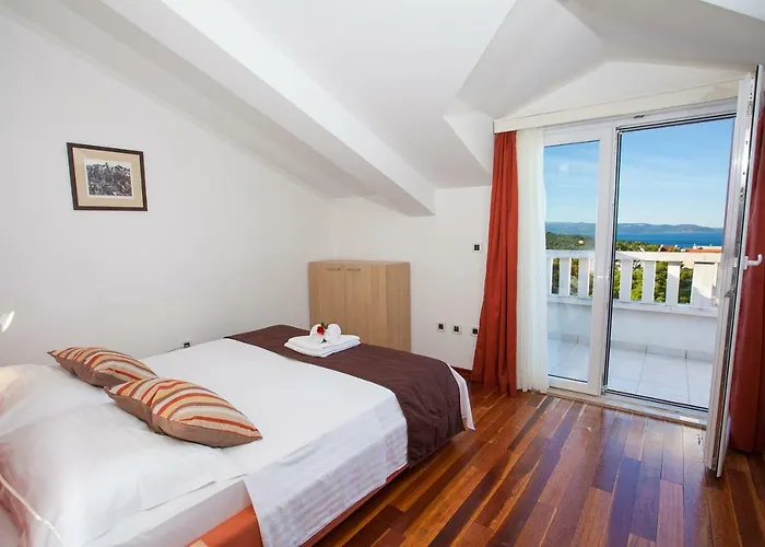 Luce Mit Pool Appartement Makarska