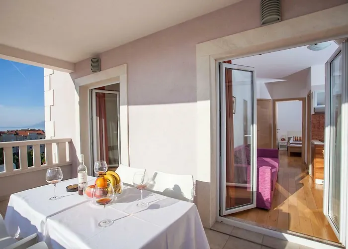 Luce Mit Pool Makarska