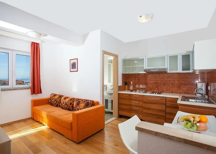 Luce Mit Pool * Makarska