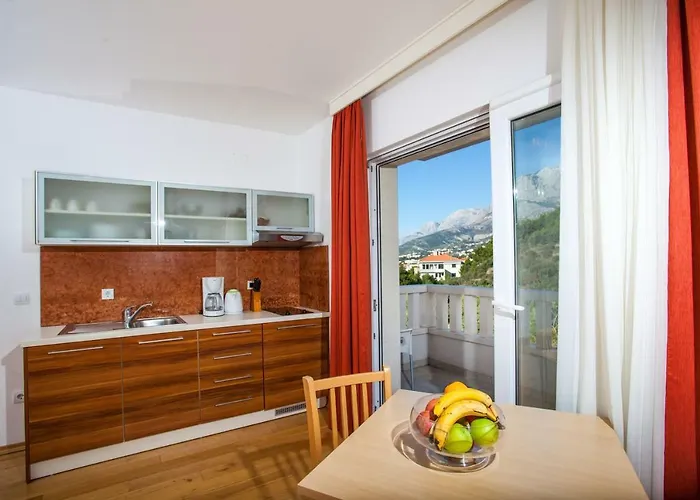 Luce Mit Pool Appartement *