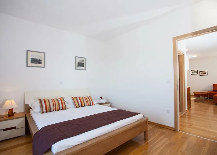 Luce Mit Pool Appartement