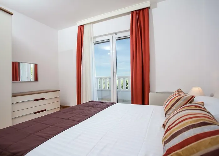 Appartement Luce Mit Pool