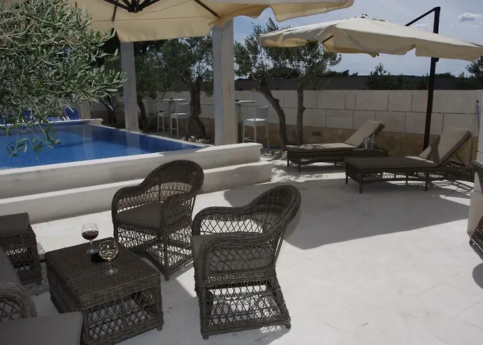 Appartement Luce Mit Pool *