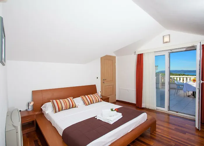 Appartement Luce Mit Pool Makarska