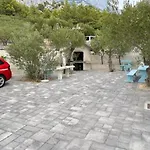 Luce Mit Pool Appartement
