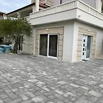 Luce Mit Pool Makarska