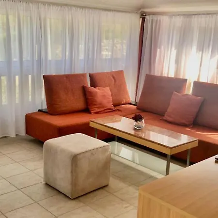 Luce Mit Pool * 마카르스카