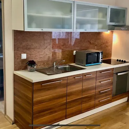 아파트 Luce Mit Pool *