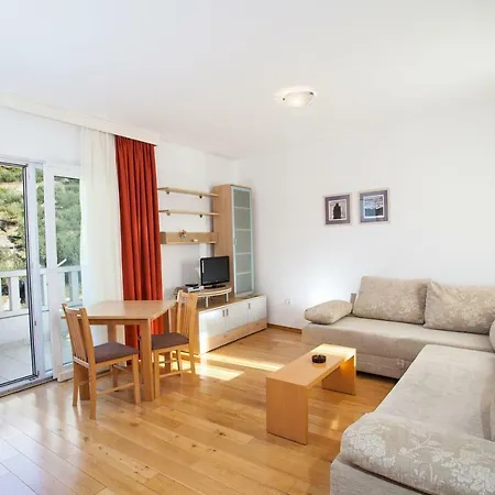 아파트 Luce Mit Pool *