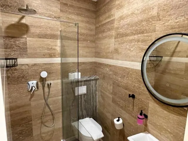 Luce Mit Pool Makarska