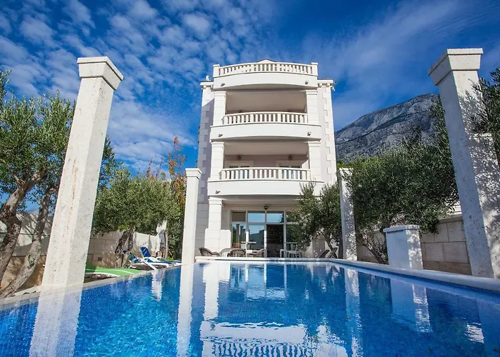 Appartement Luce Mit Pool Makarska