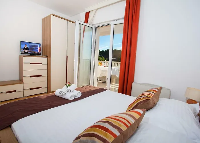 Luce Mit Pool Makarska