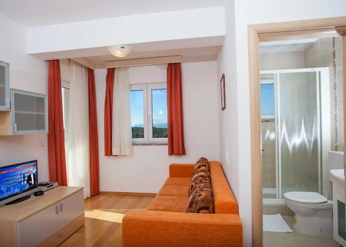 Appartement Luce Mit Pool *