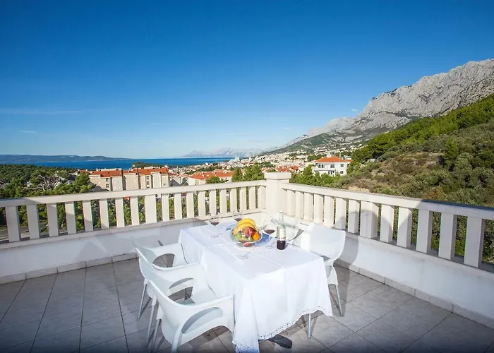 Luce Mit Pool Appartement Makarska